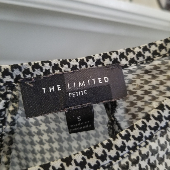 The Limited Blouse - Picture 2 of 2